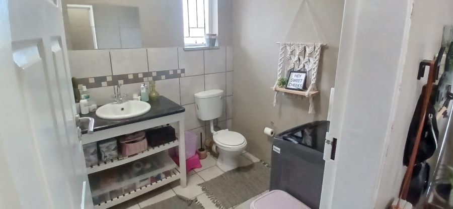 5 Bedroom Property for Sale in Hospitaalheuwel Free State